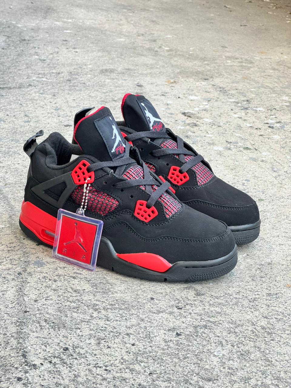 JORDAN RETRO 4 NEGRA ROJA