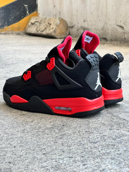 JORDAN RETRO 4 NEGRA ROJA