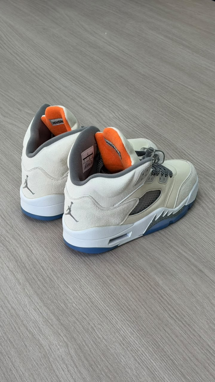 JORDAN RETRO 5  OG WHOTE GREY