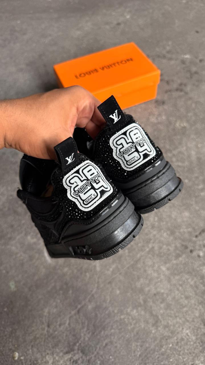 LOUIS VUITTON DIAMOND BLACK