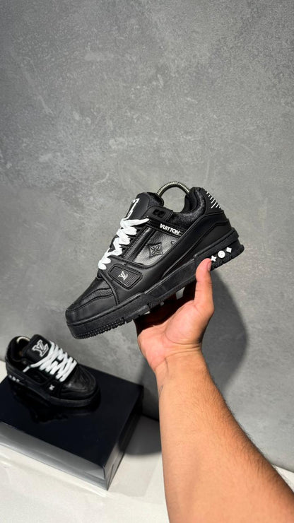 LOUIS VUITTON NEGRO CORDON BLANCO