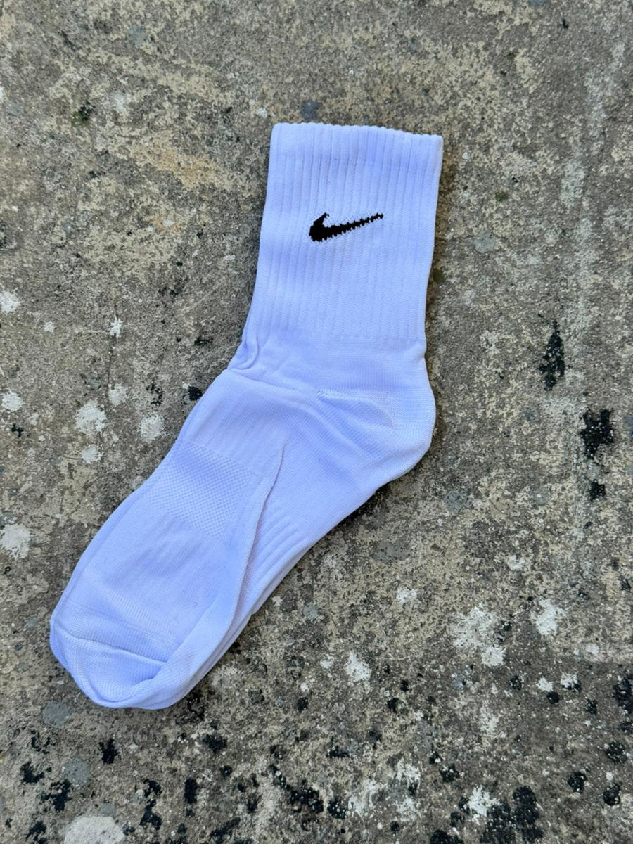 MEDIAS NIKE A MEDIA PANTORRILLA