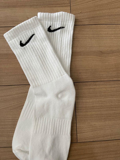 MEDIAS NIKE A MEDIA PANTORRILLA