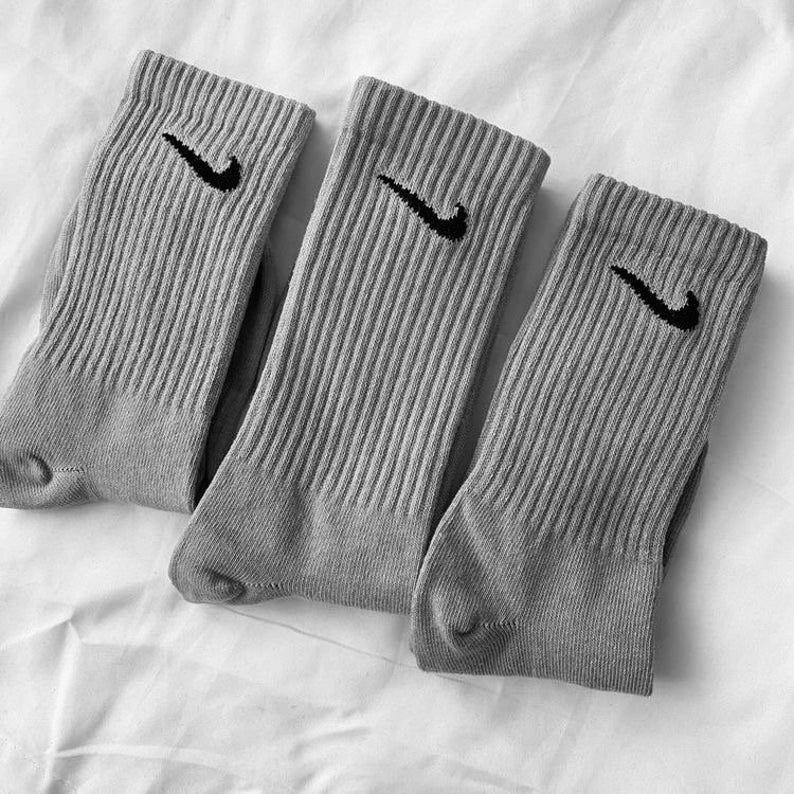 MEDIAS NIKE A MEDIA PANTORRILLA