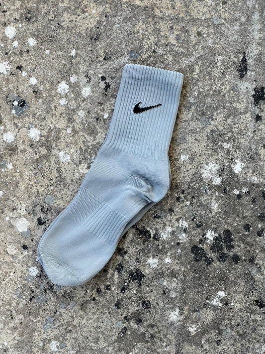 MEDIAS NIKE A MEDIA PANTORRILLA