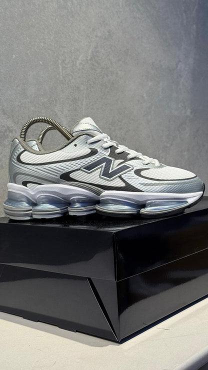 NEW BALANCE 2000 GRIS PLATA