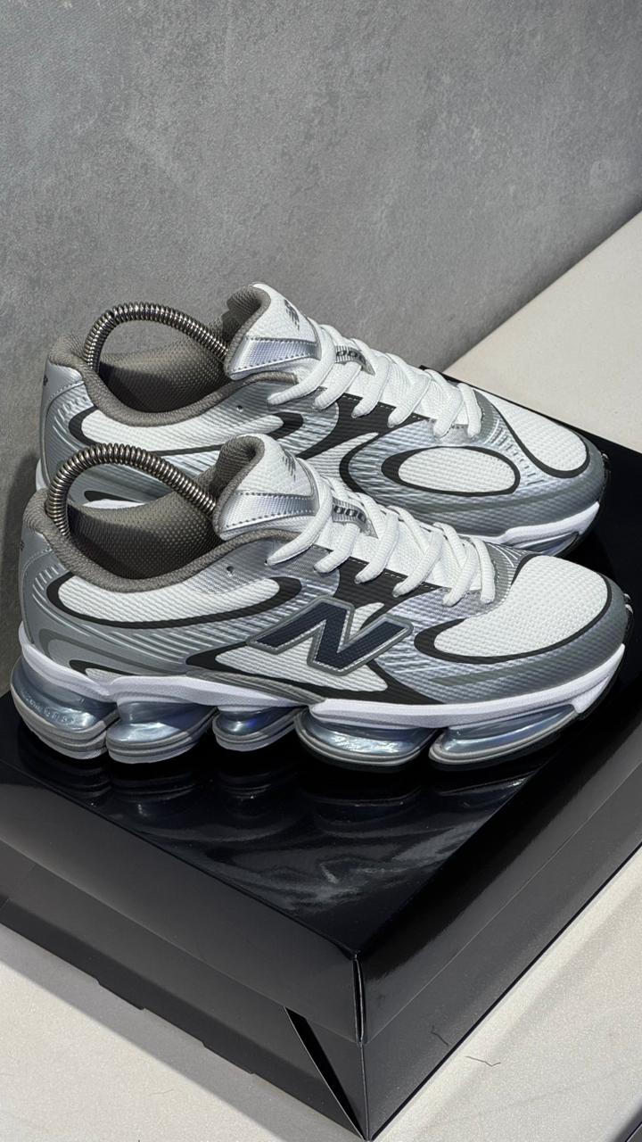 NEW BALANCE 2000 GRIS PLATA