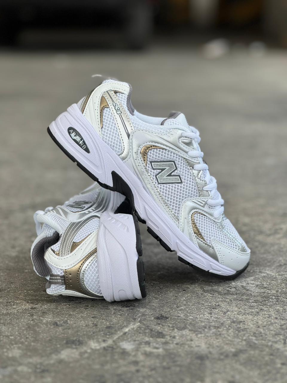 NEW BALANCE 530 PLATA