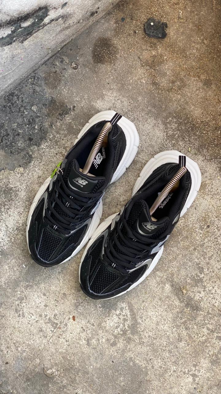 NEW BALANCE 530 V2 NEGRO BLANCO PROMO MASTER