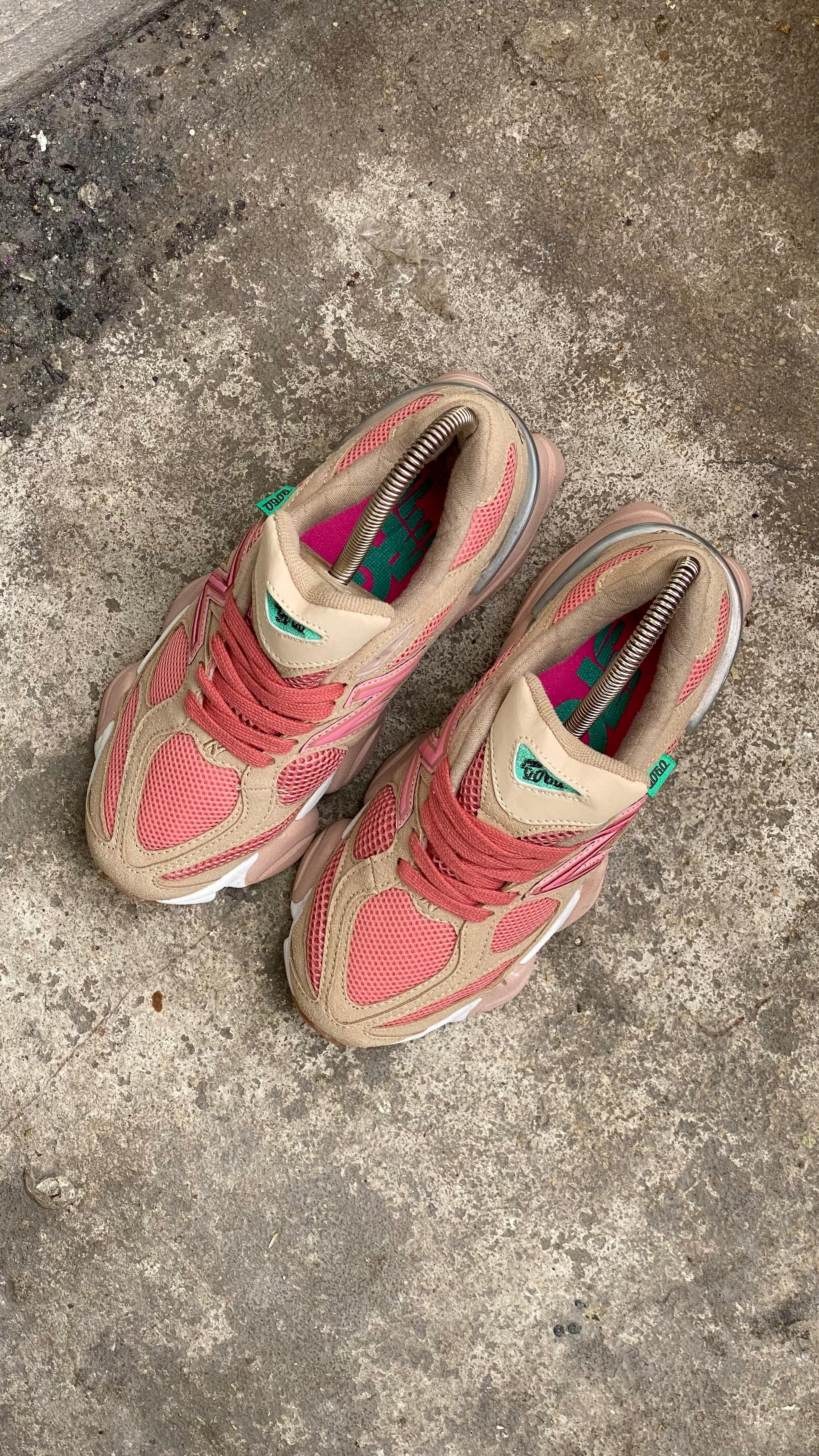 NEW BALANCE 9060 BEIGE ROSA PROMO MASTER