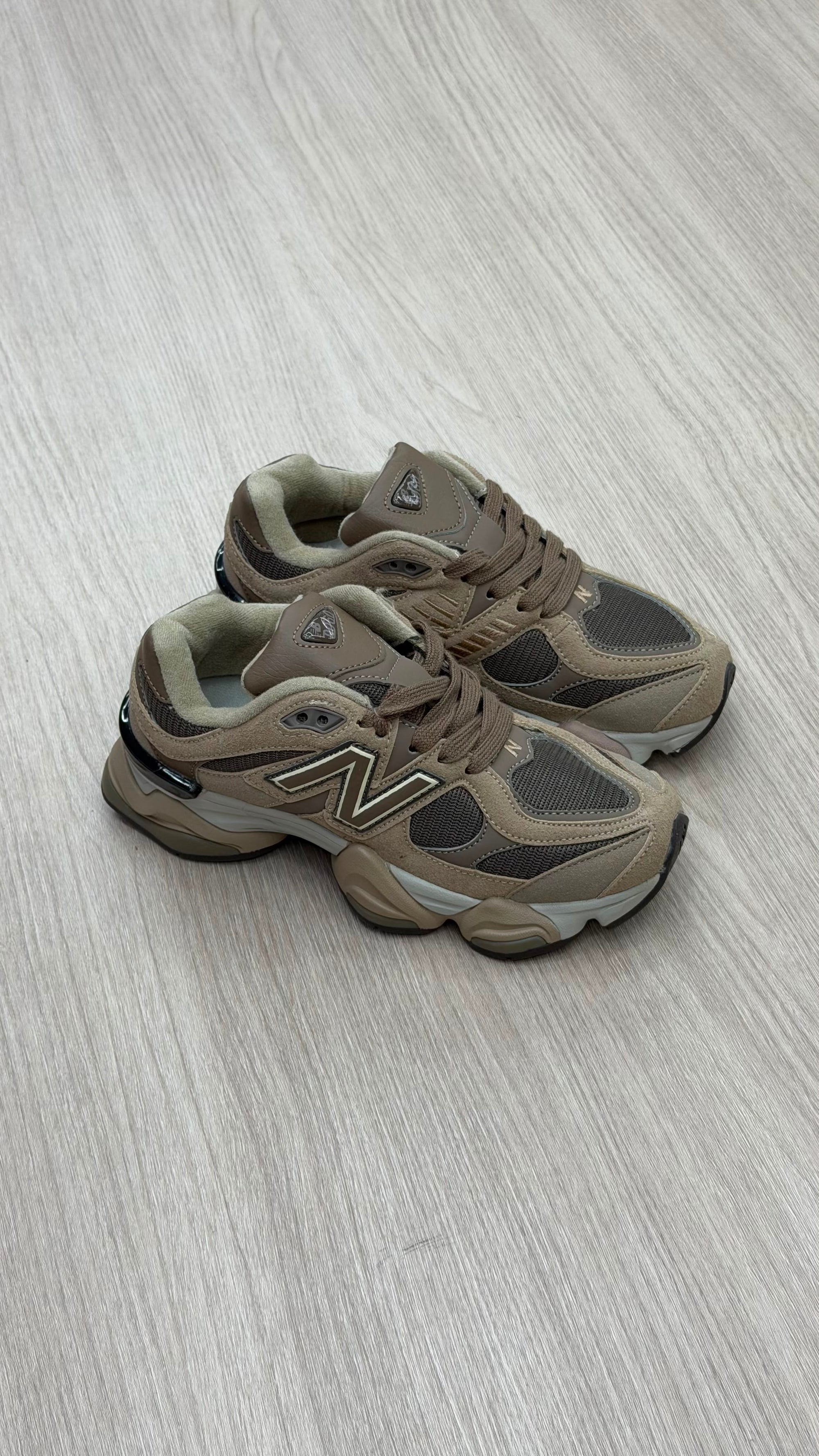 NEW BALANCE 9060 CAFE BEIGE