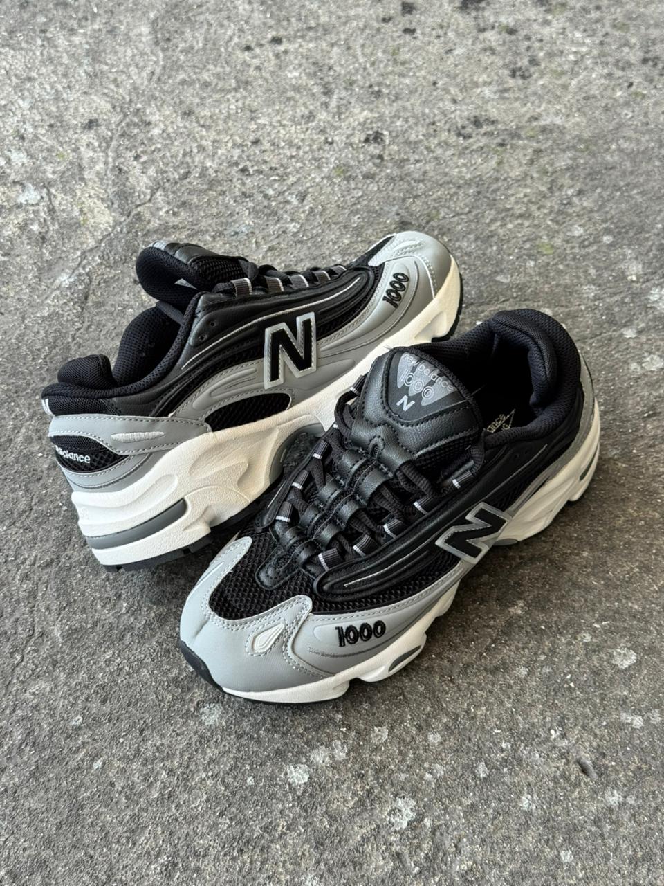 NEW BALANCE 1000GRIS BLANCO