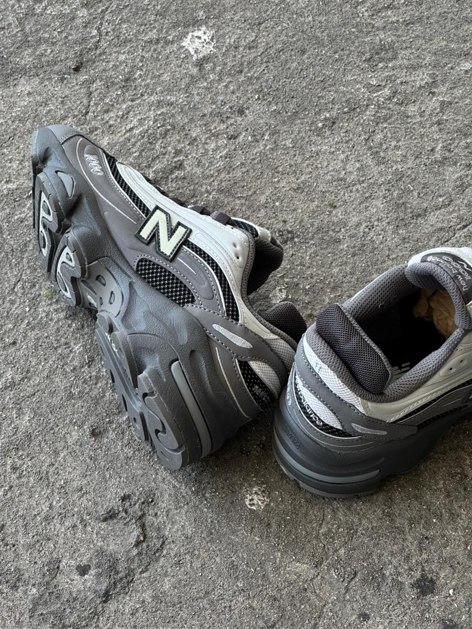 NEW BALANCE 1000 NEGRO GRIS