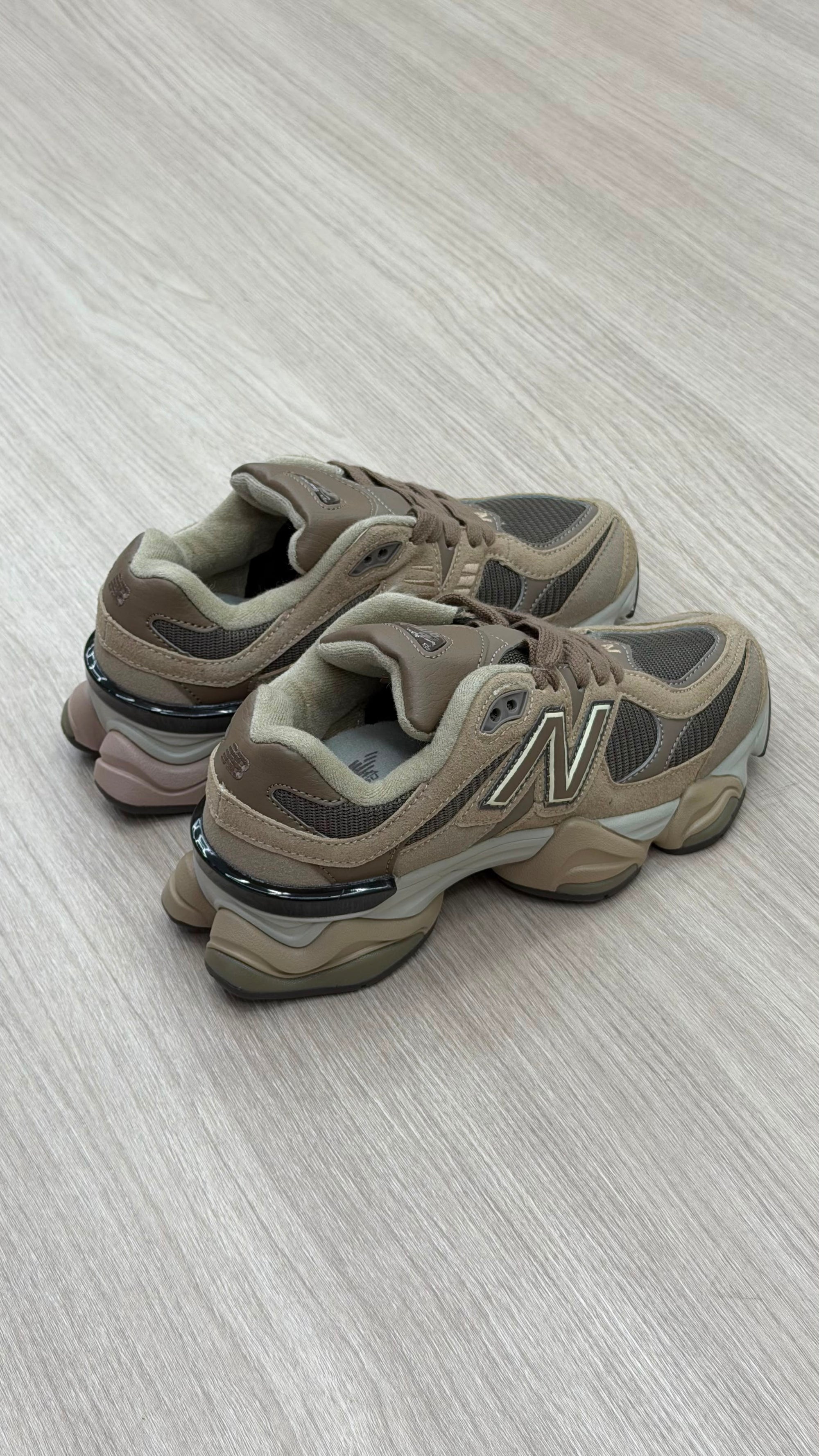 NEW BALANCE 9060 CAFE BEIGE