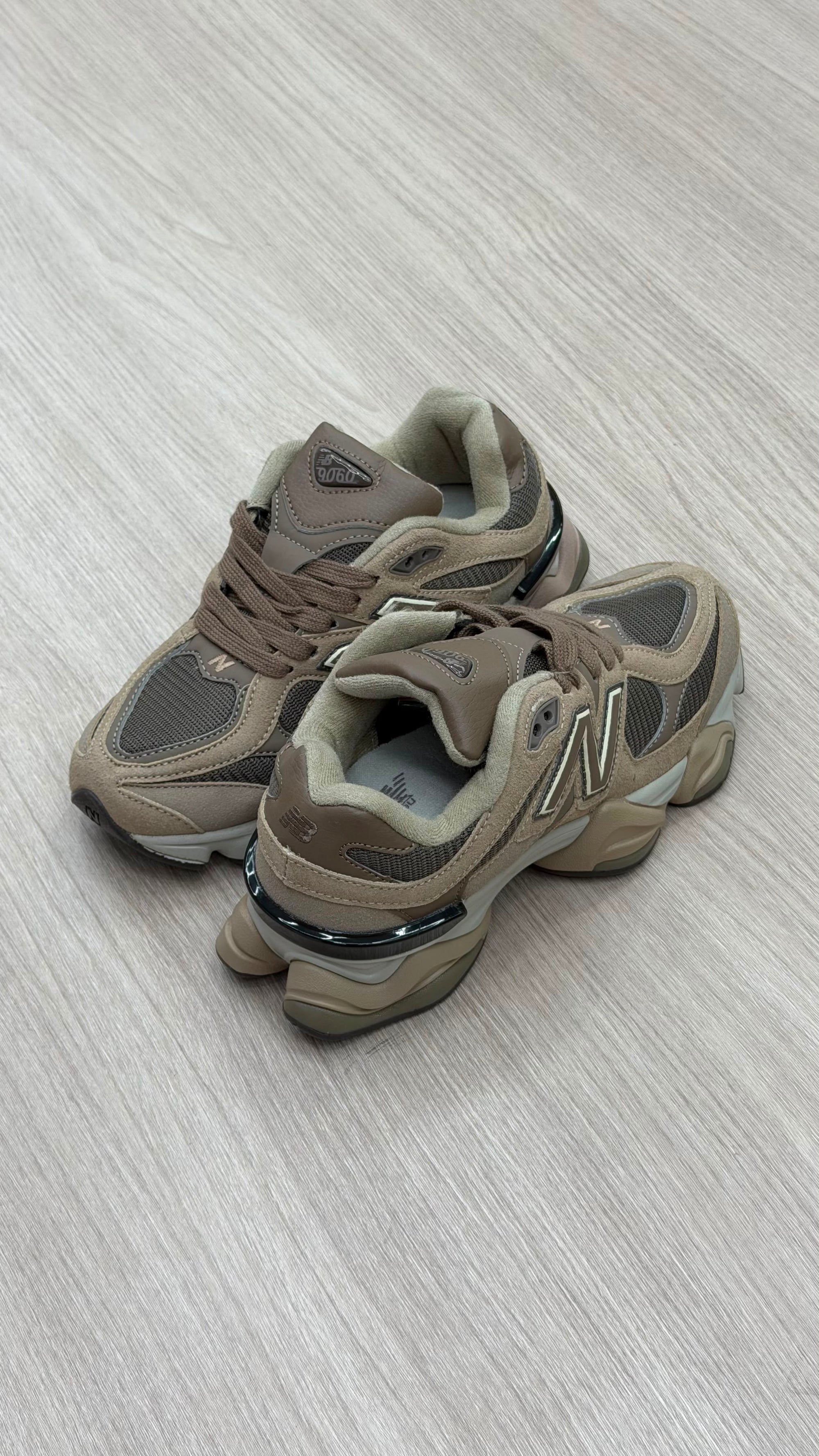 NEW BALANCE 9060 CAFE BEIGE