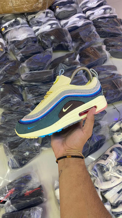 NIKE 2000 BEIGE COLOR