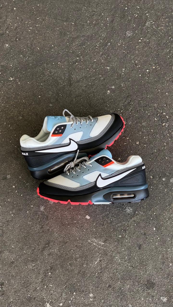 NIKE AIR MAX NEGRO RETRO BLANCO ROJO