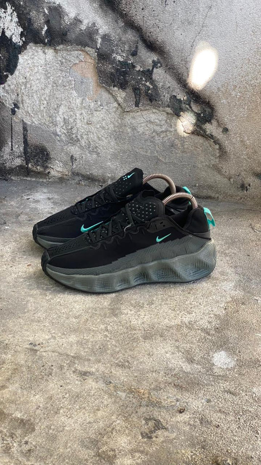 NIKE AVA ROVER NEGRO GRIS CHULO VERDE