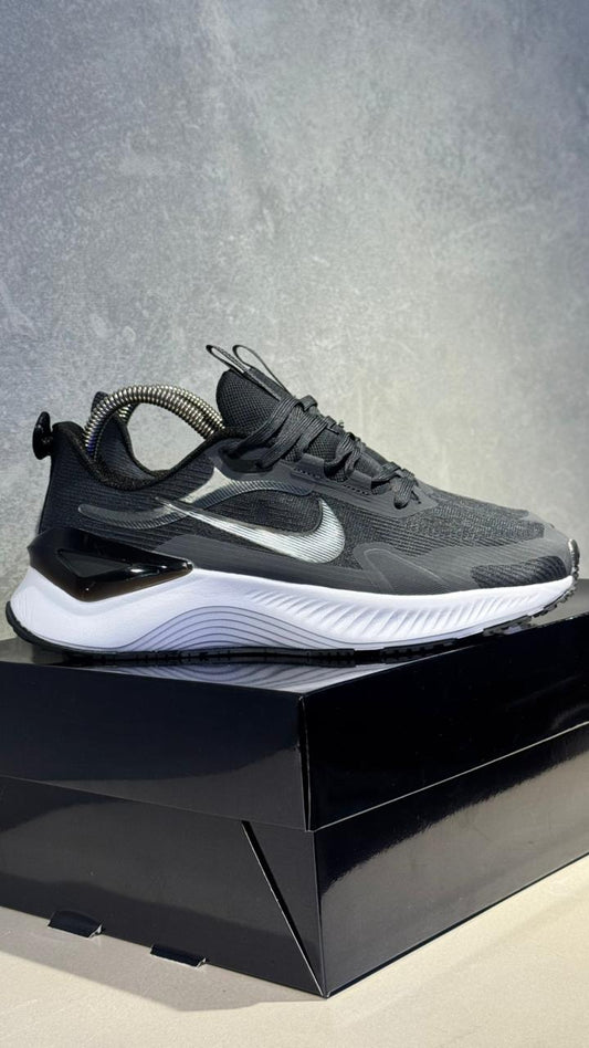 NIKE DIAMANTE NEGRO BLANCO