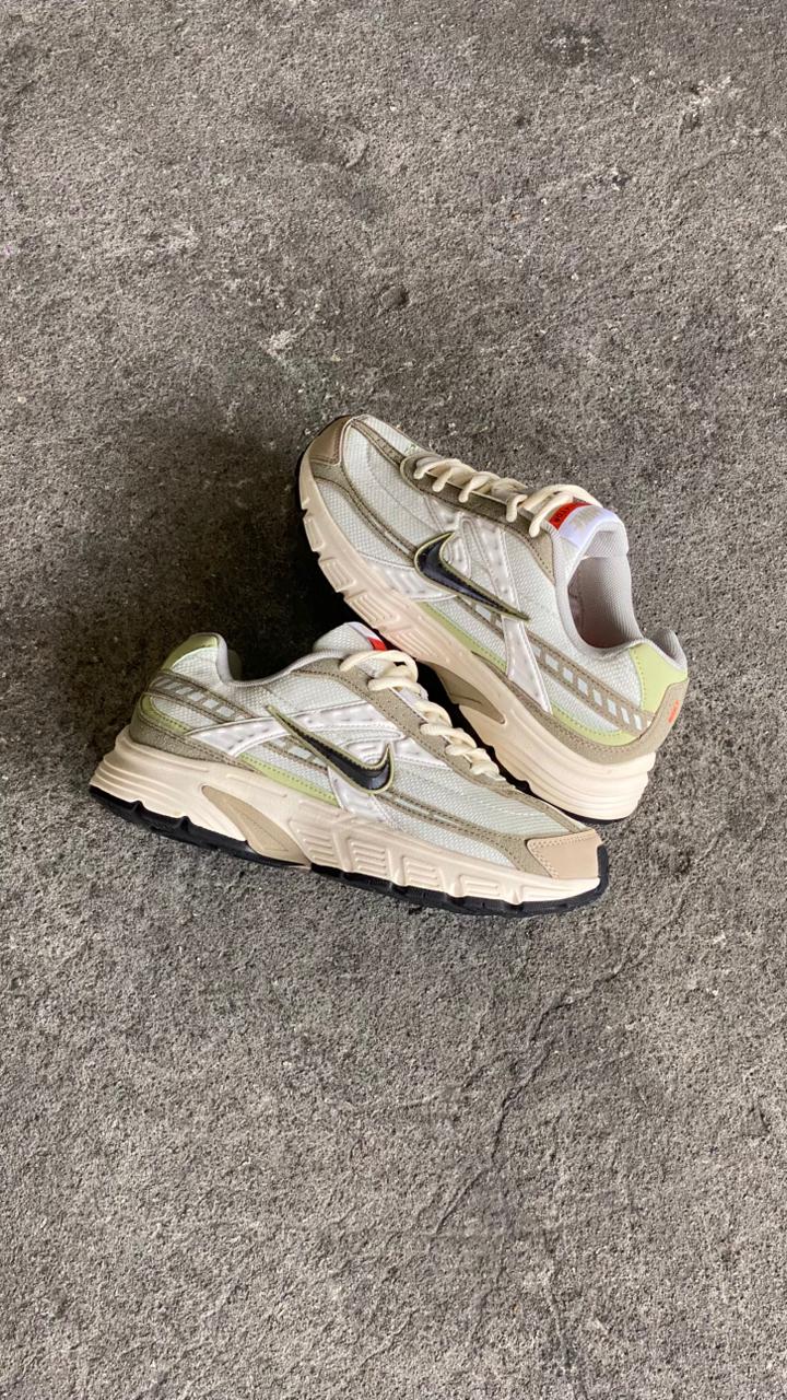 NIKE INITIATOR BEIGE VERDE CHULO PLATA