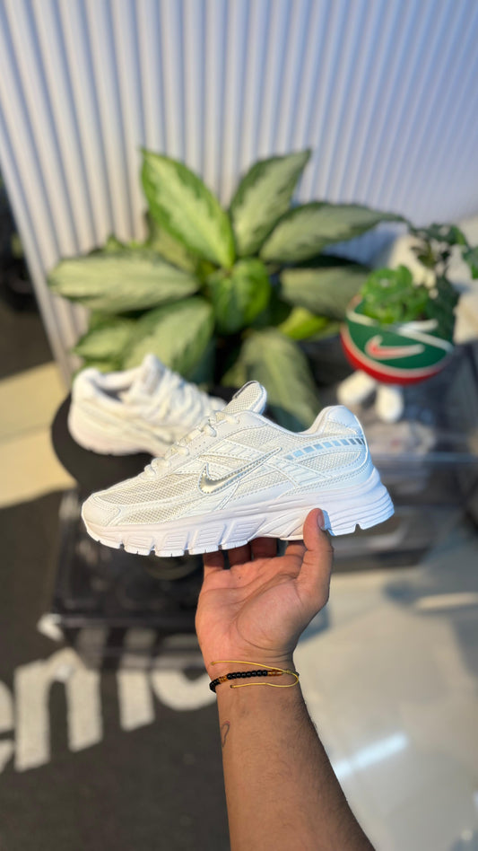 NIKE INITIATOR BLANCO NEGRO