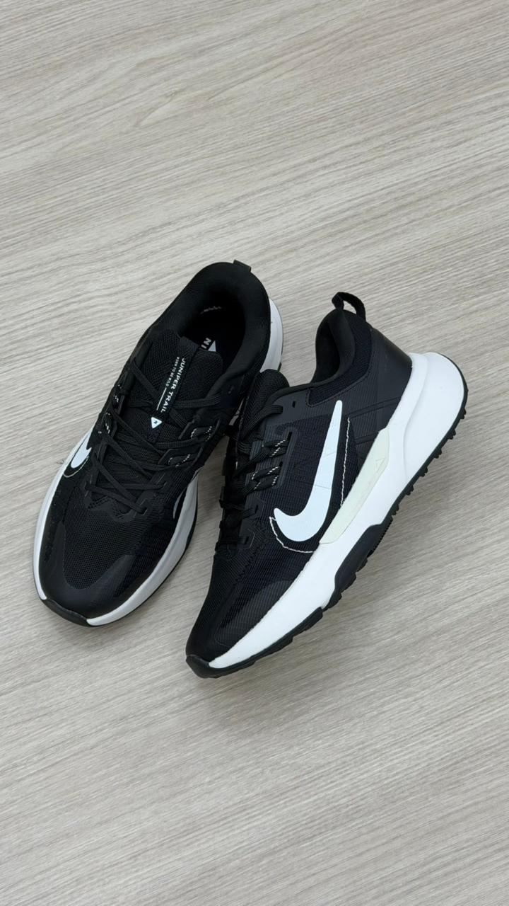 NIKE PEGASUS 266 NEGRO BLANCO