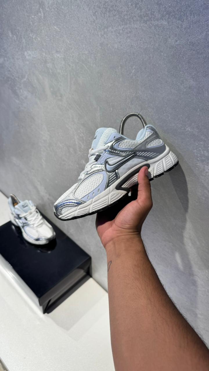 NIKE RNR BLANCO BEIGE GRIS