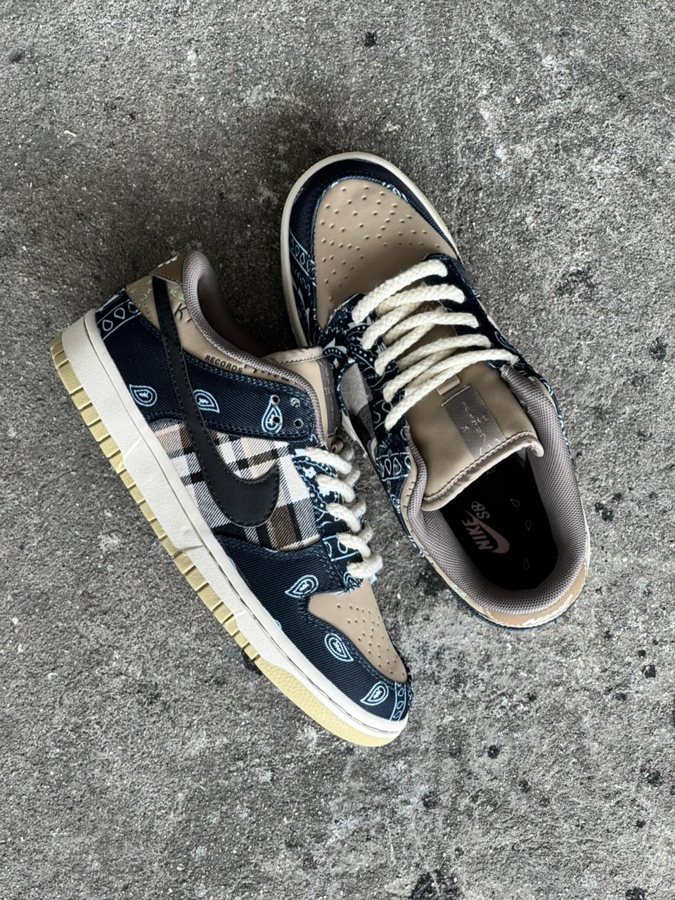 NIKE SB TRAVIS SCOTT