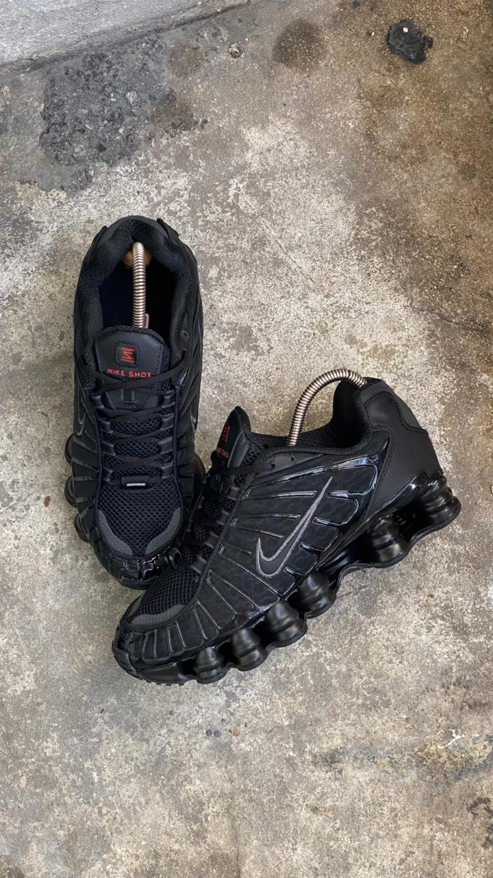 NIKE SHOT