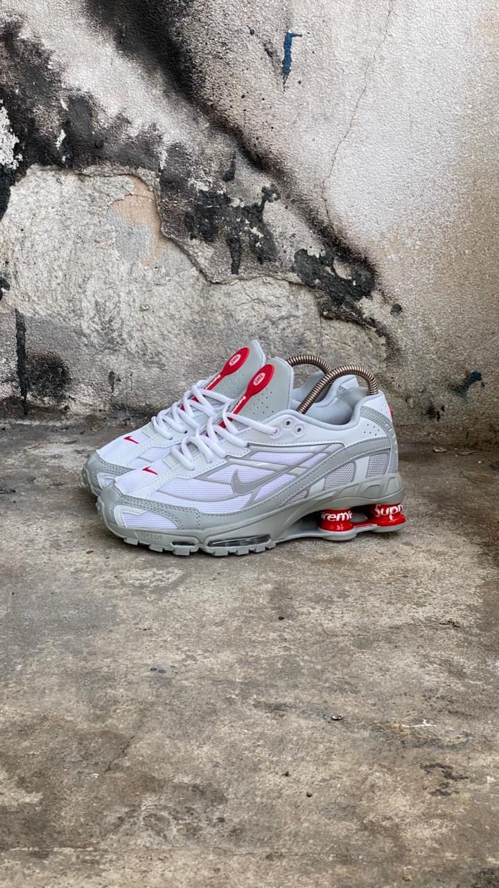 NIKE SHOX SUPREME BLANCO GRIS