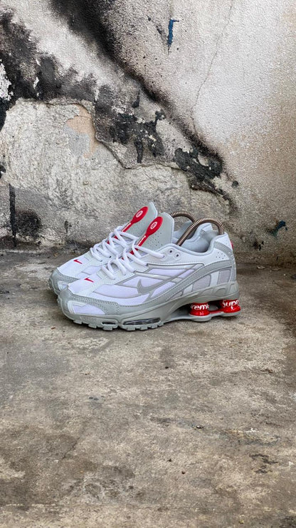 NIKE SHOX SUPREME BLANCO GRIS
