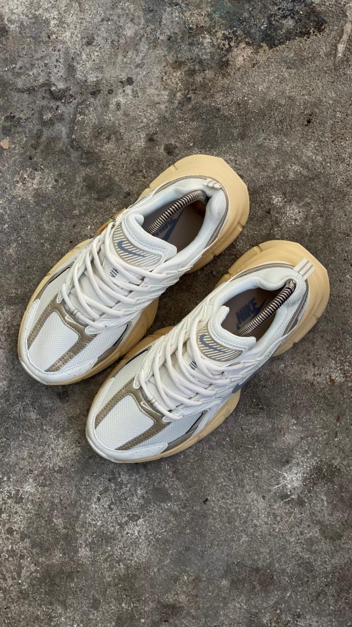 NIKE SKATE BLANCO BEIGE PROMO MASTER