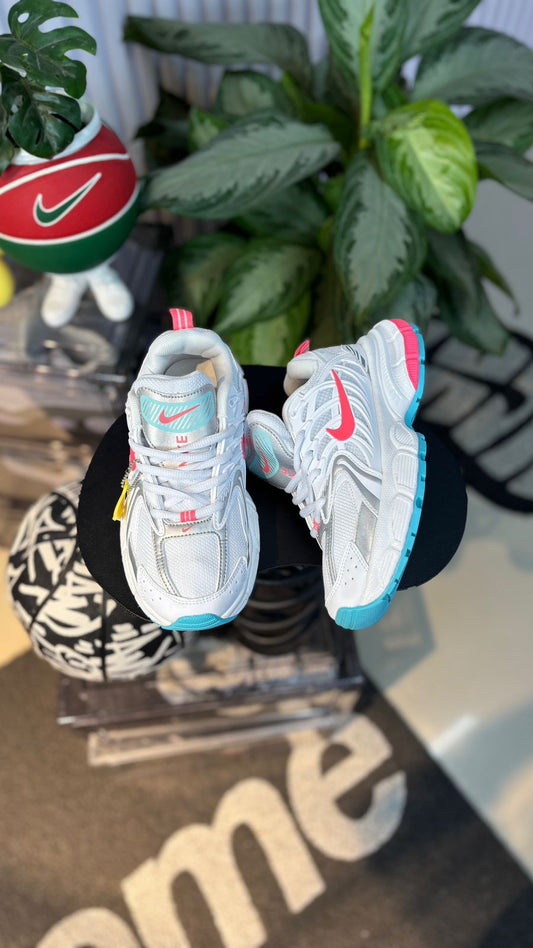 NIKE SKATE BLANCO ROSA