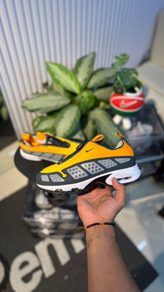 NIKE SUNDER NARANJA NEGRO