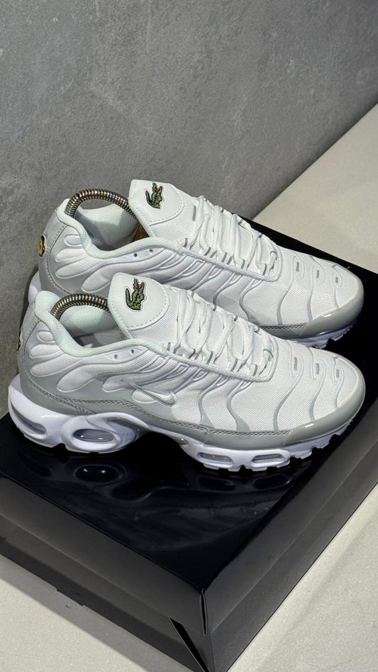 NIKE TN LACOSTE BLANCO GRIS