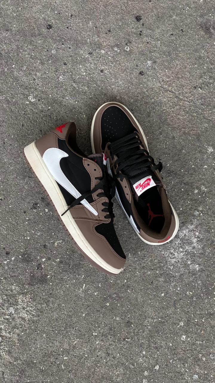 NIKE TRAVIS SCOTT BLANCA CAFE