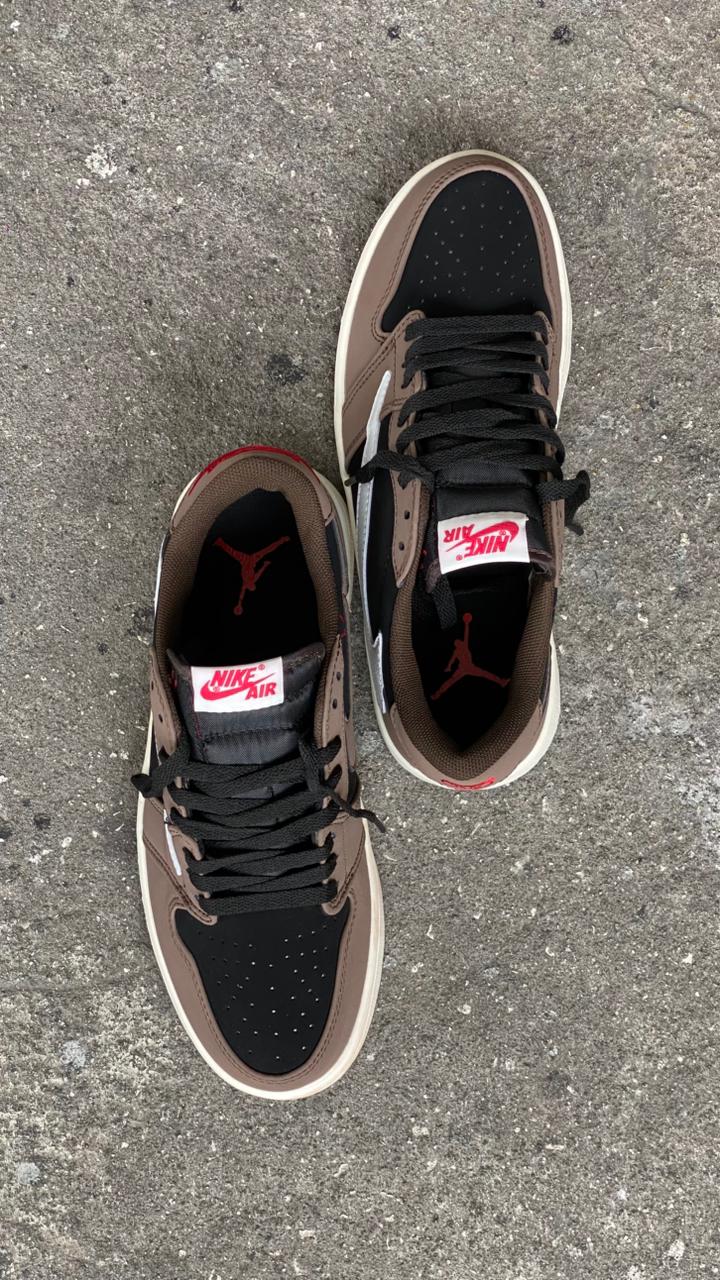NIKE TRAVIS SCOTT BLANCA CAFE