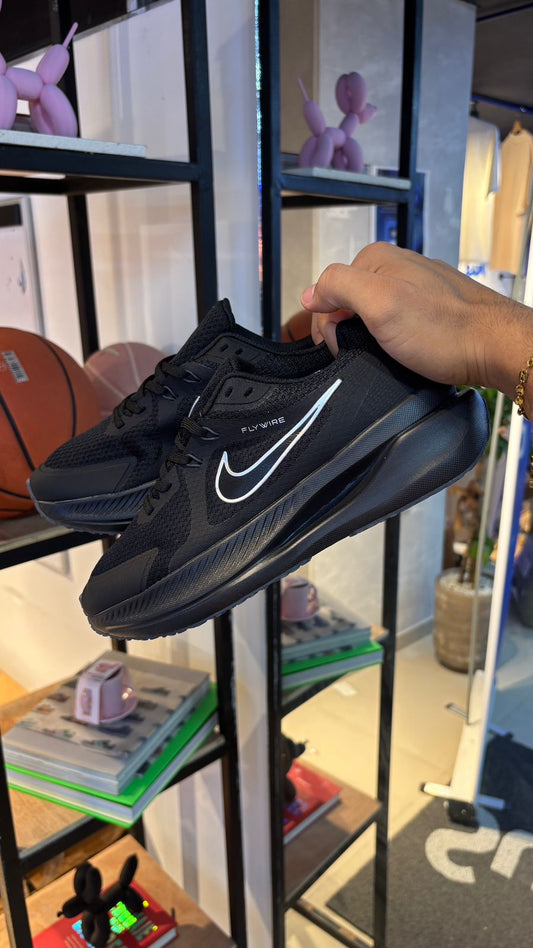 NIKE ZOOM FLY NEGRO