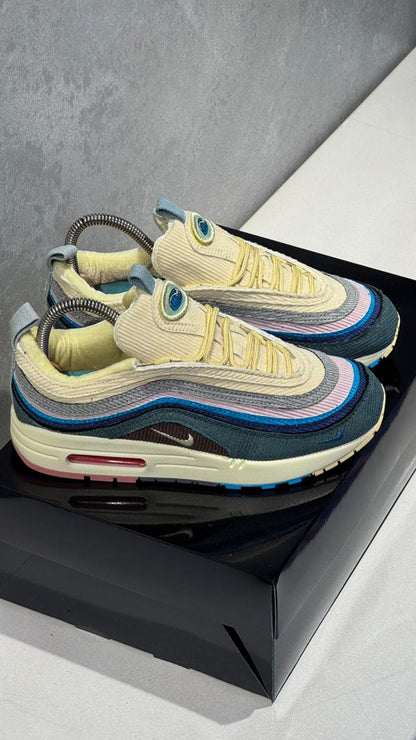 NIKE 2000 BEIGE COLOR