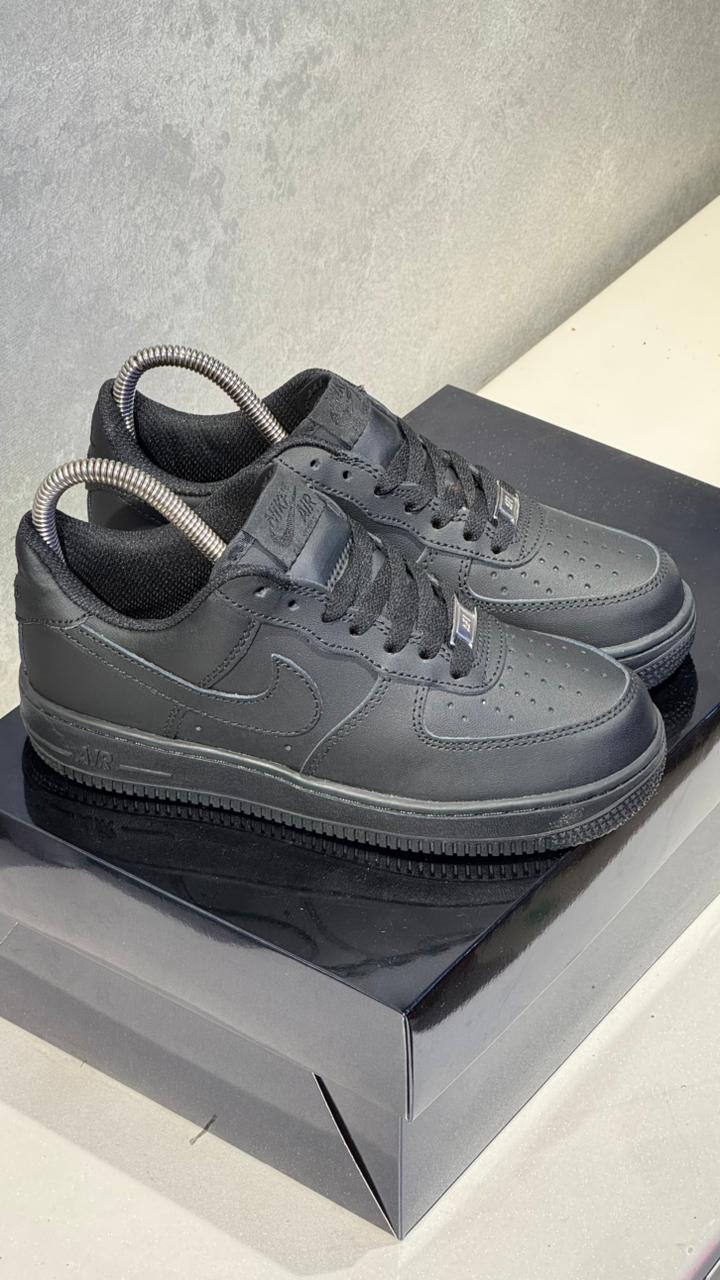 NIKE AF1 NEGRO