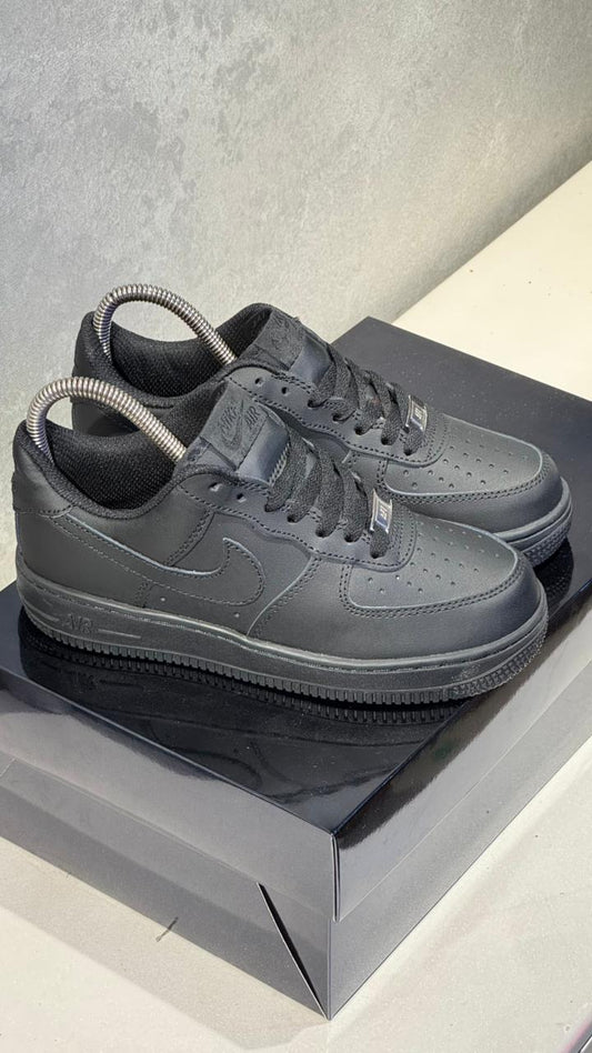 NIKE AF1 NEGRO