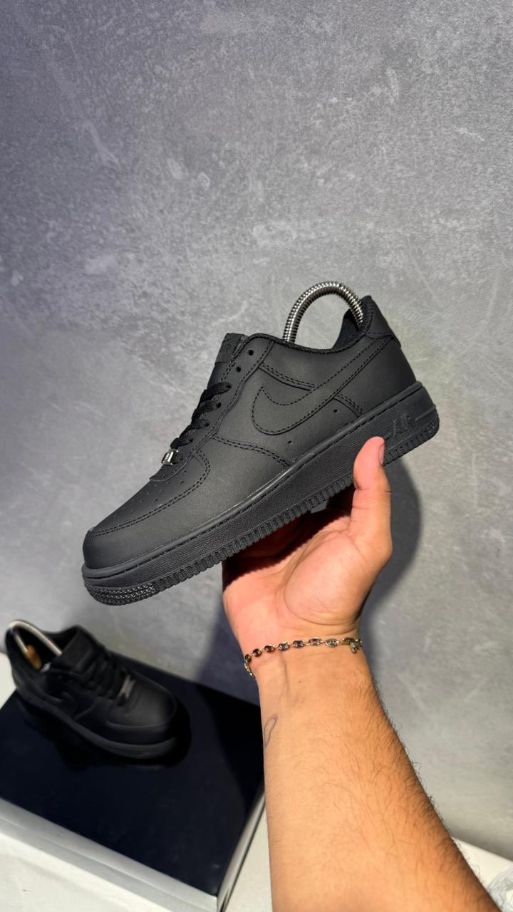 NIKE AF1 NEGRO