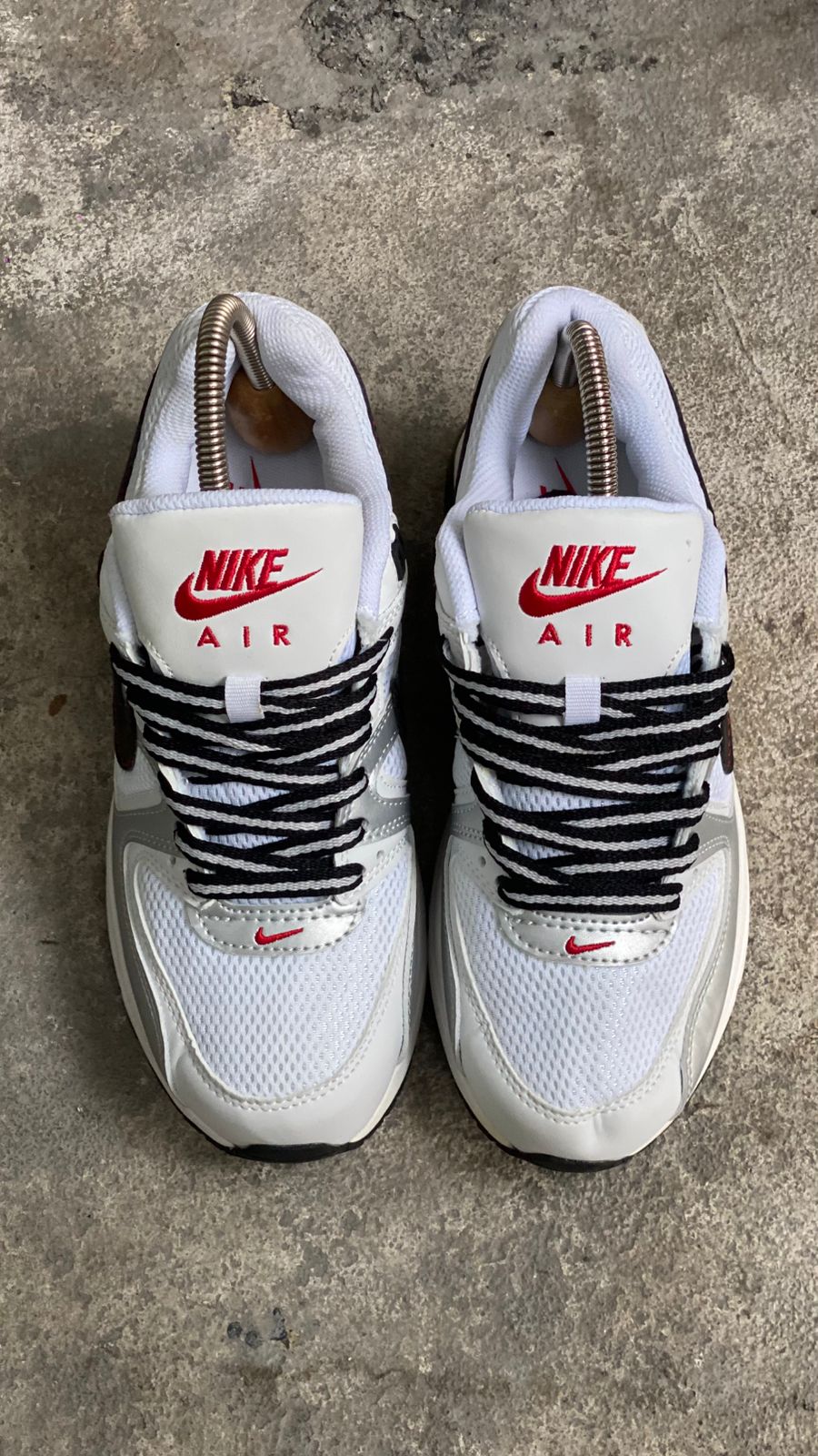 NIKE AIR MAX LTD BLANCO GRIS CHULO NEGRO