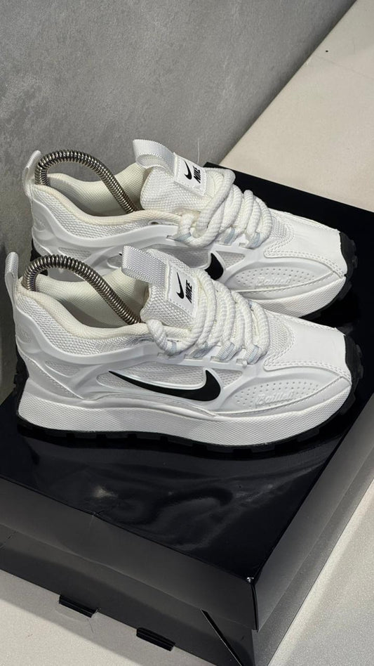 NIKE BALLELY CLASICO BLANCO PROMO