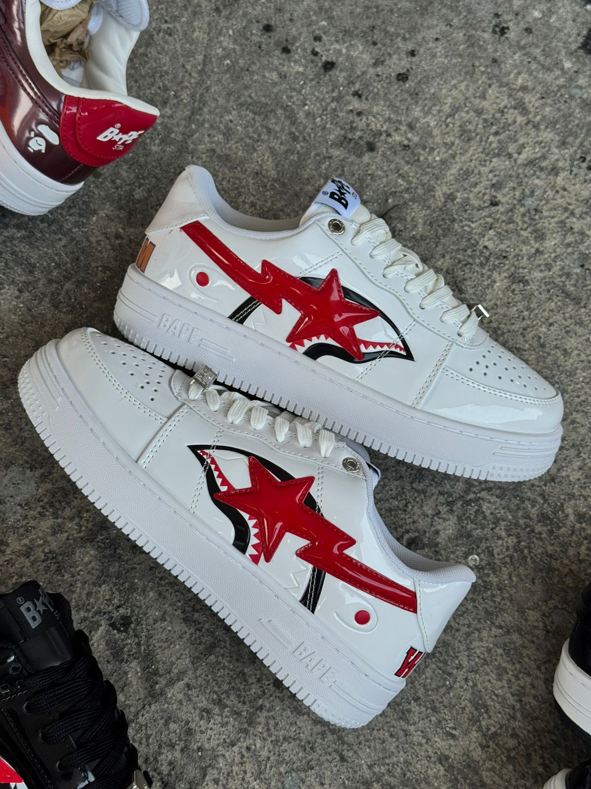 NIKE BAPE BLANCO ROJO