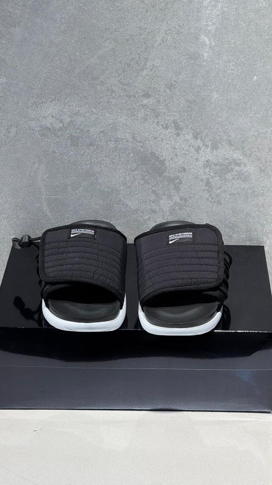 NIKE CHANCLA ASUNA NEGRO BLANCO