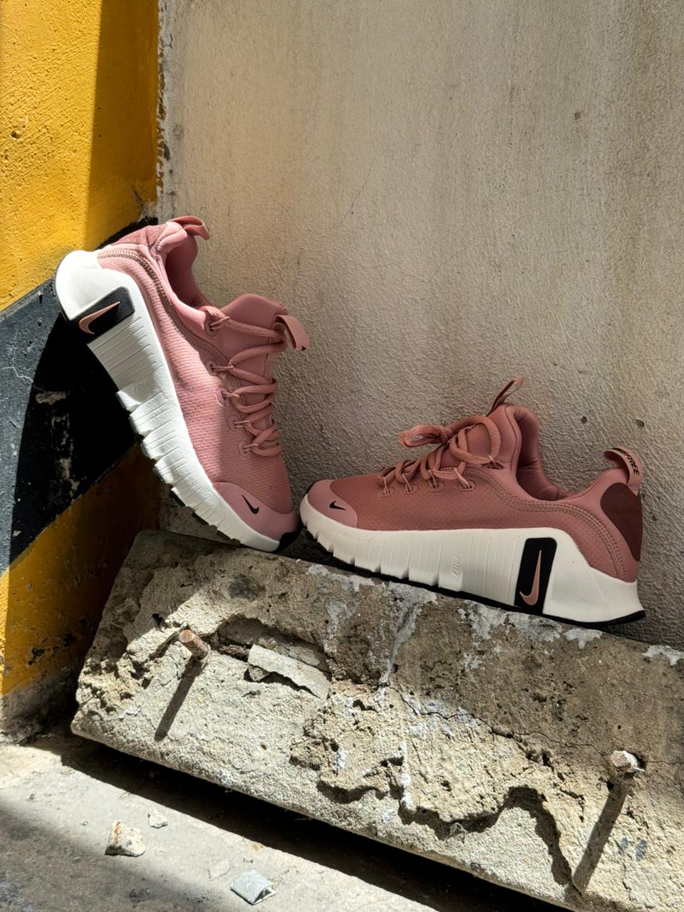 NIKE FREECOM ROSADO
