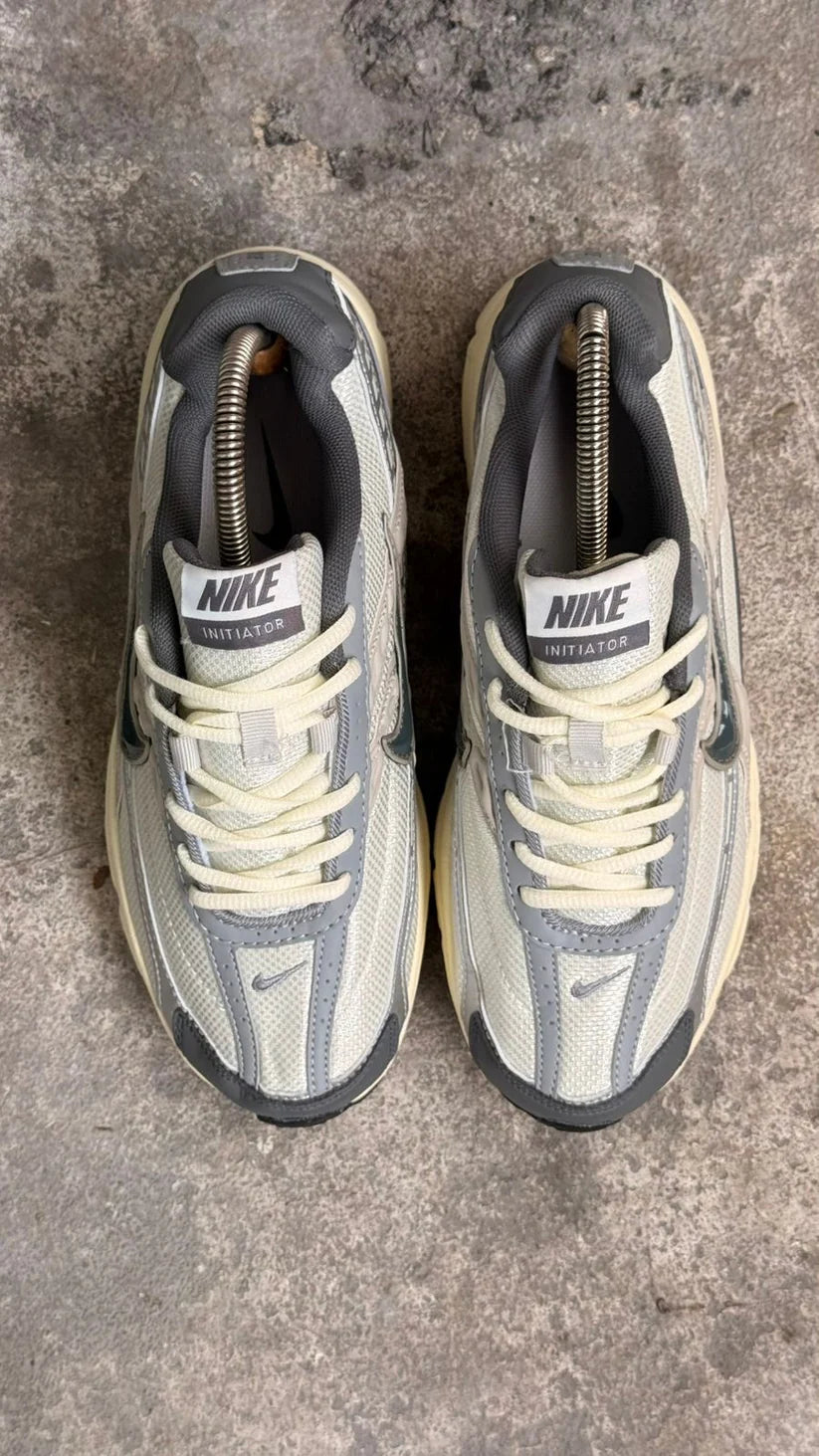 NIKE INITIATOR BLANCO BEIGE AZUL