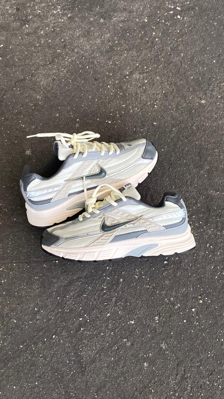 NIKE INITIATOR BLANCO BEIGE AZUL