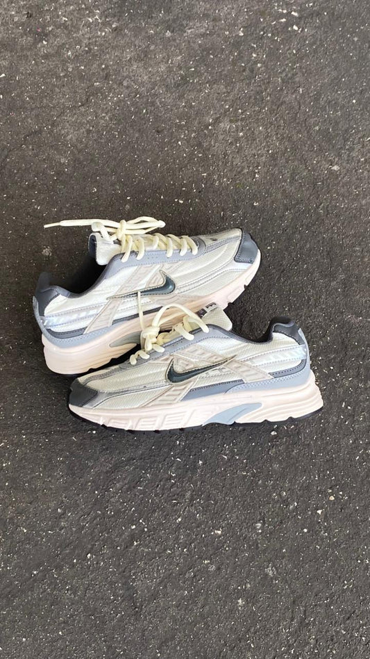 NIKE INITIATOR BLANCO BEIGE AZUL